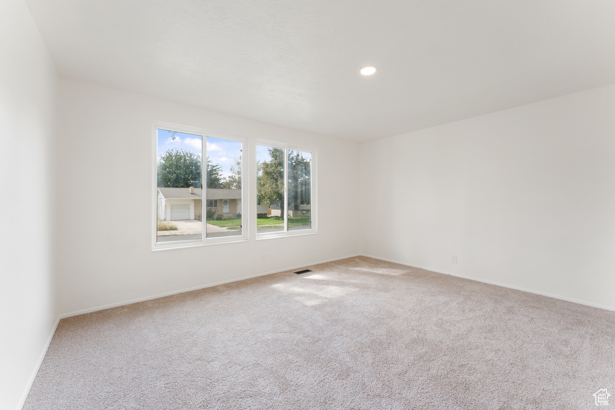 COUNTRY ESTA - Residential