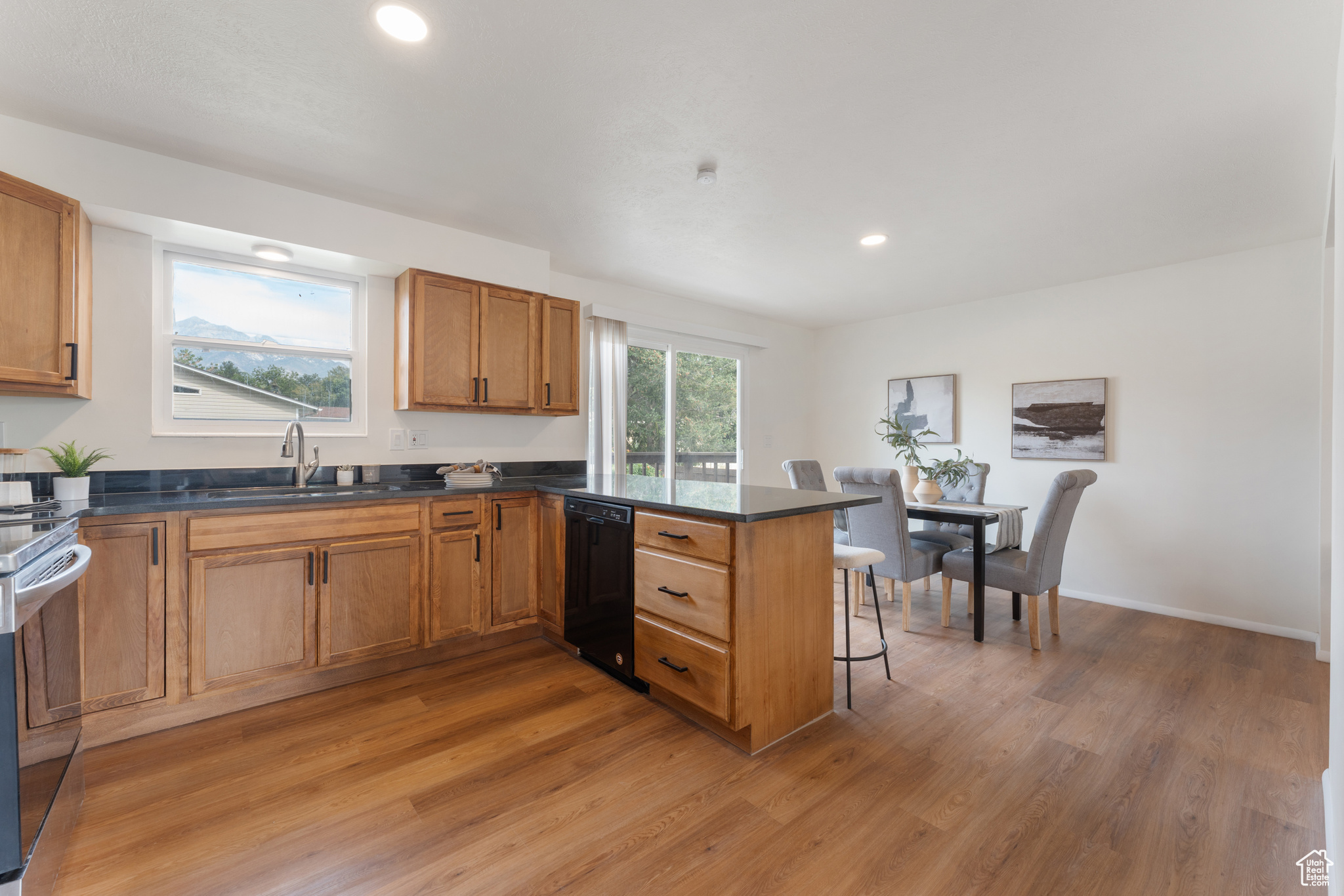 COUNTRY ESTA - Residential