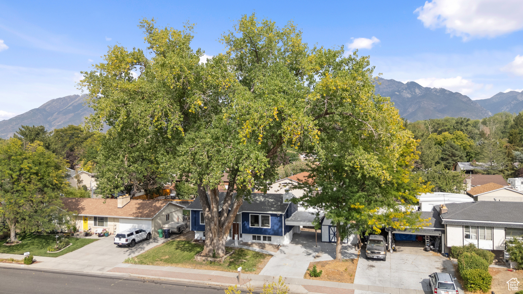 COUNTRY ESTA - Residential