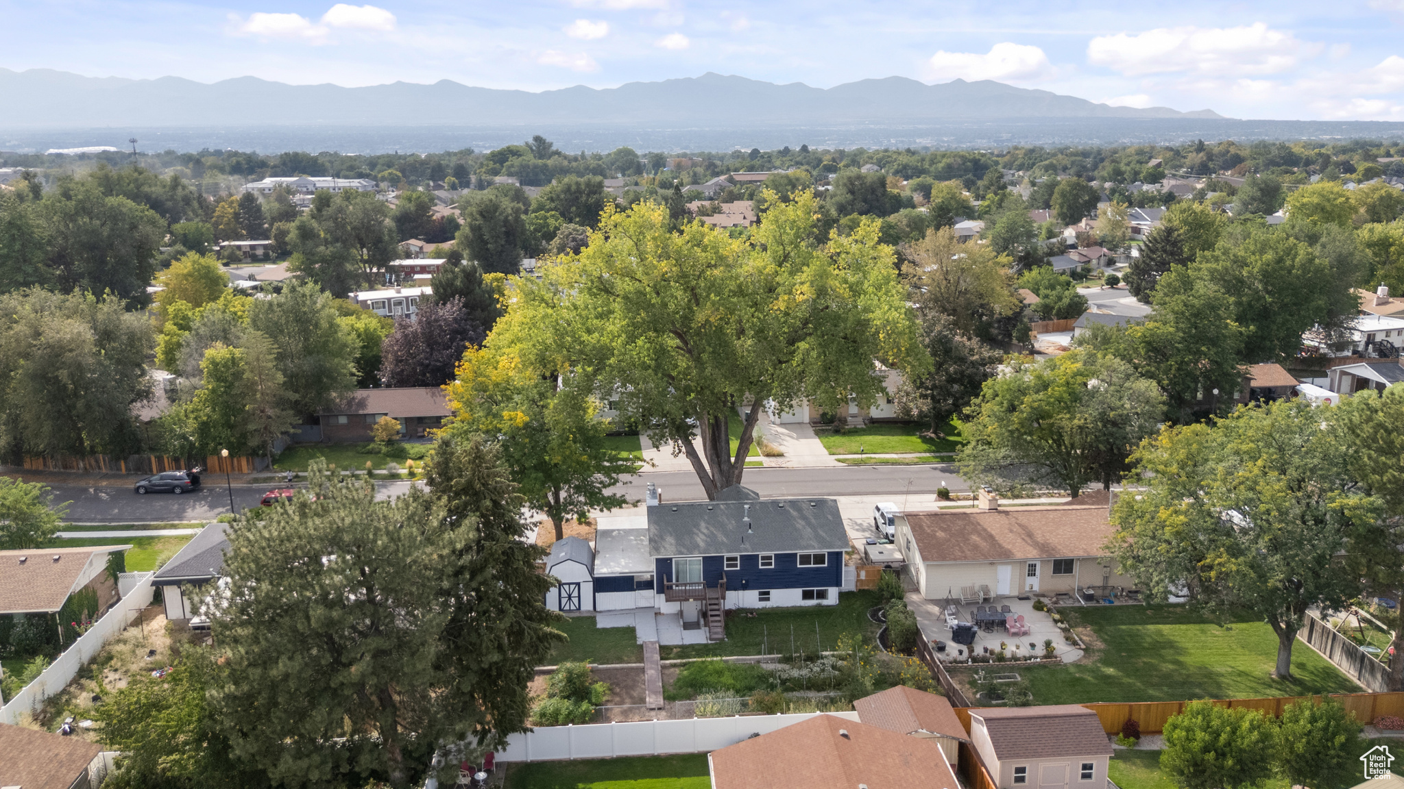 COUNTRY ESTA - Residential