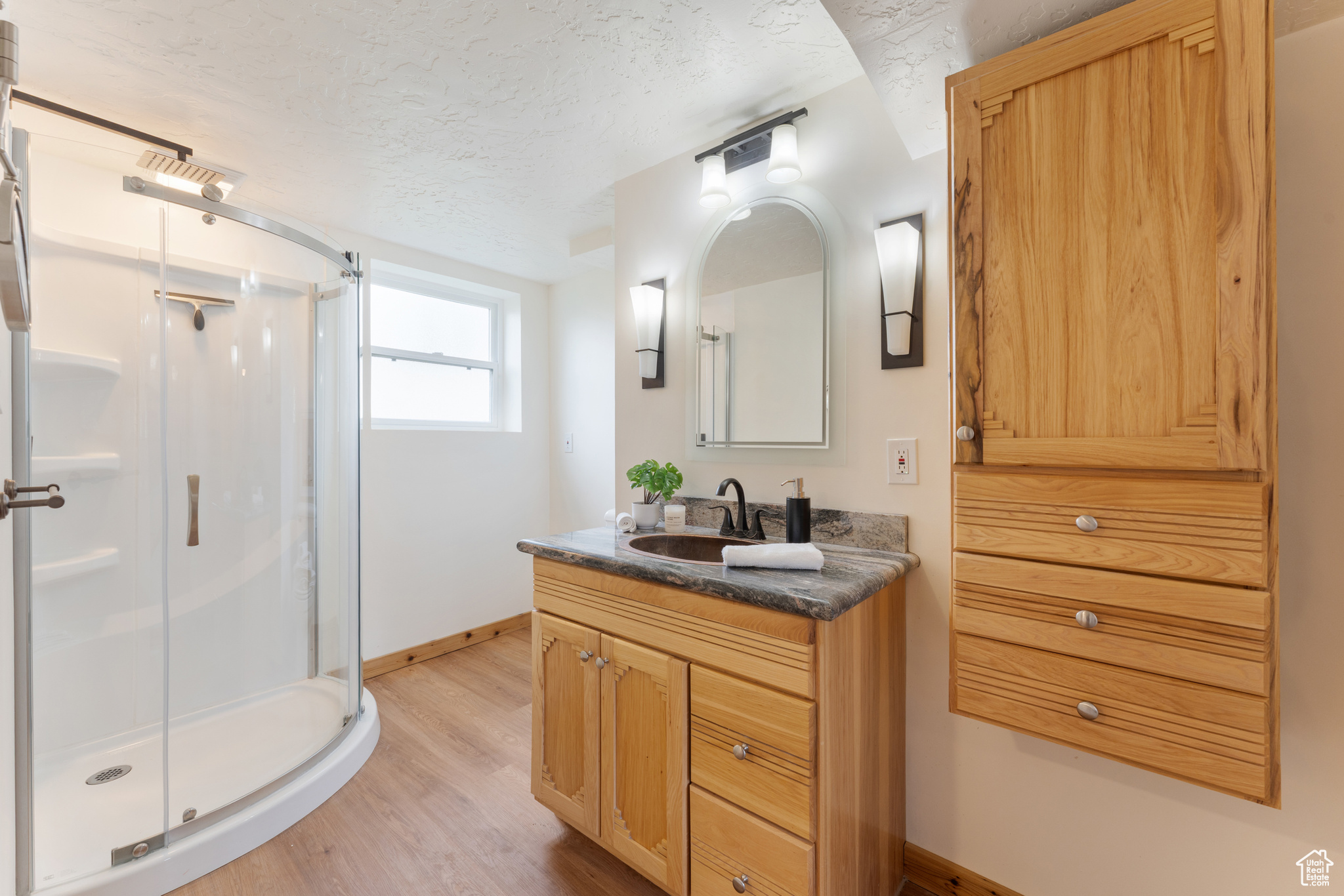 COUNTRY ESTA - Residential