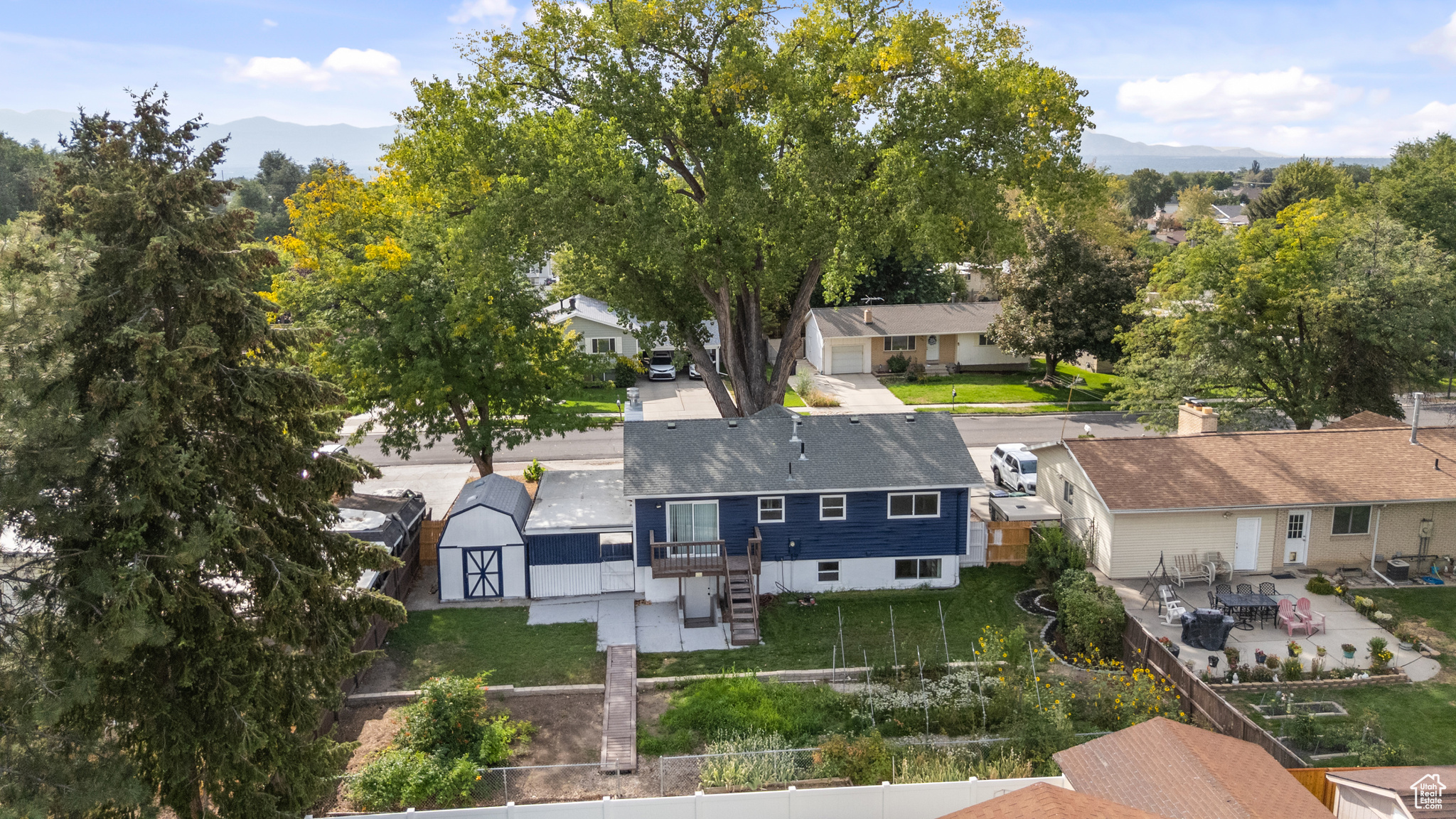 COUNTRY ESTA - Residential