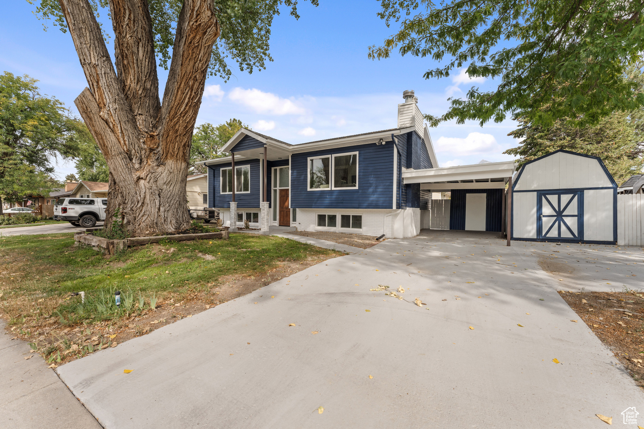 COUNTRY ESTA - Residential