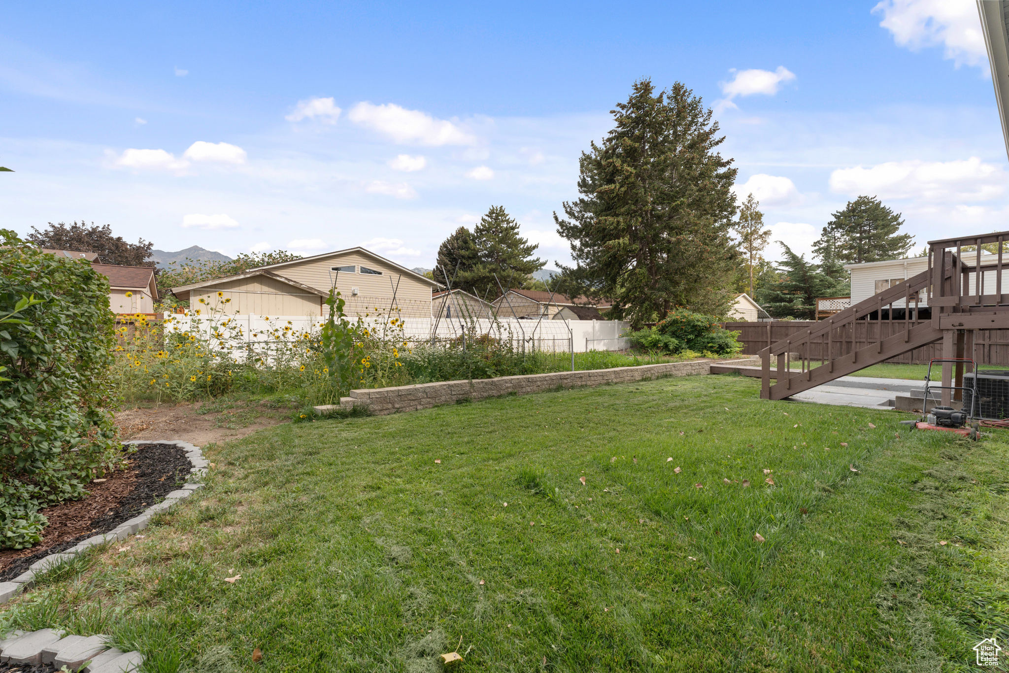 COUNTRY ESTA - Residential