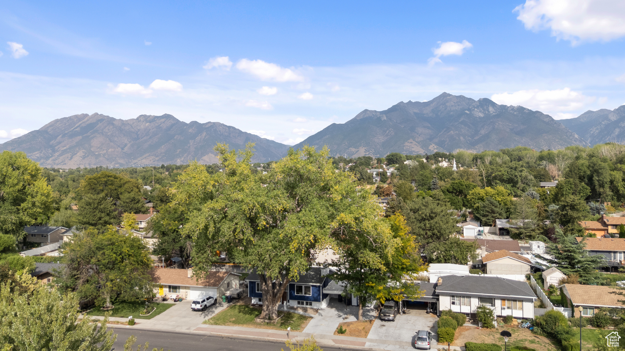 COUNTRY ESTA - Residential