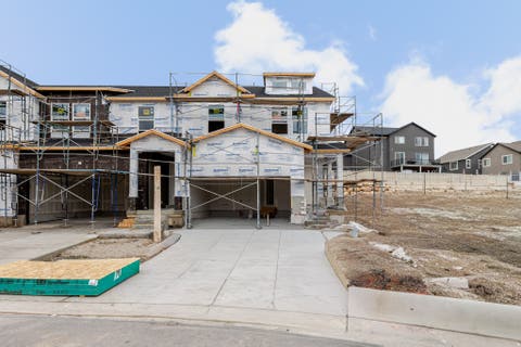 Townhouse For Sale - 1500 W Banner Dr #827<br/> Saratoga Springs, UT 84045