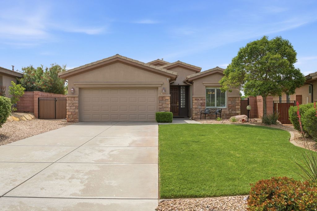 Photo of 3648 E CANYON CREST AVE, Washington, UT 84780 (MLS # 2152822)