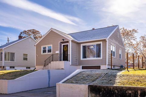 Tiny photo for 26 SYLVIA DR, South Ogden, UT 84405 (MLS # 2134847)