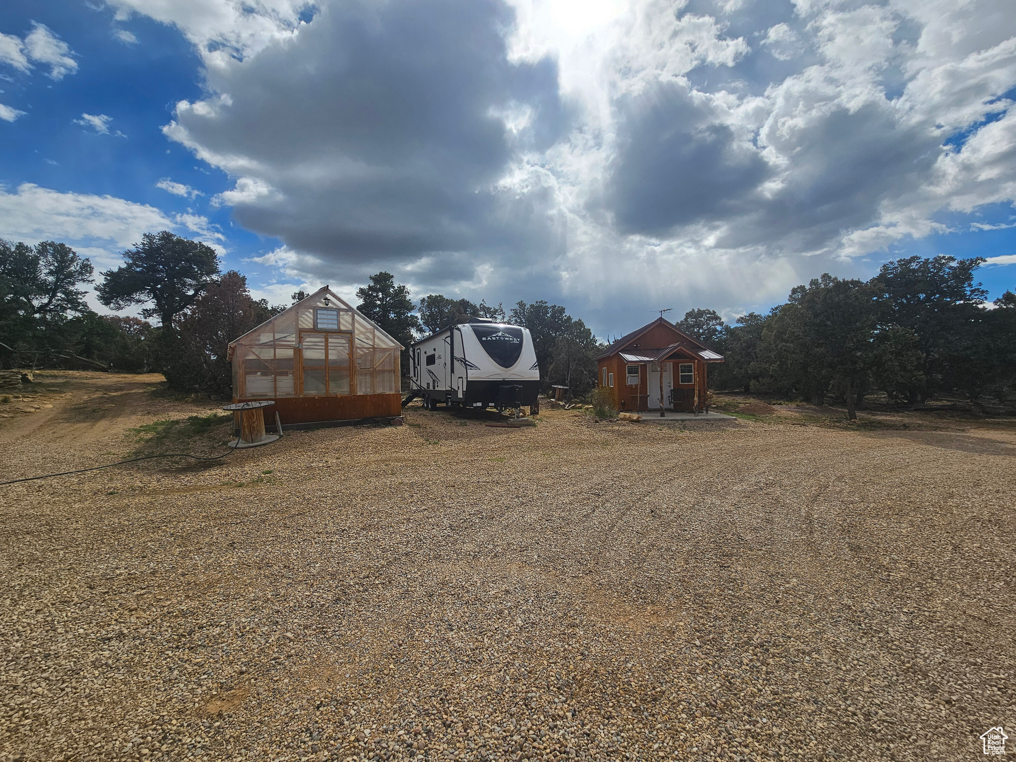 CEDAR MT 9 - Residential