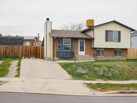 Tiny photo for 3712 S LONE STAR CIR, Magna, UT 84044 (MLS # 2143905)