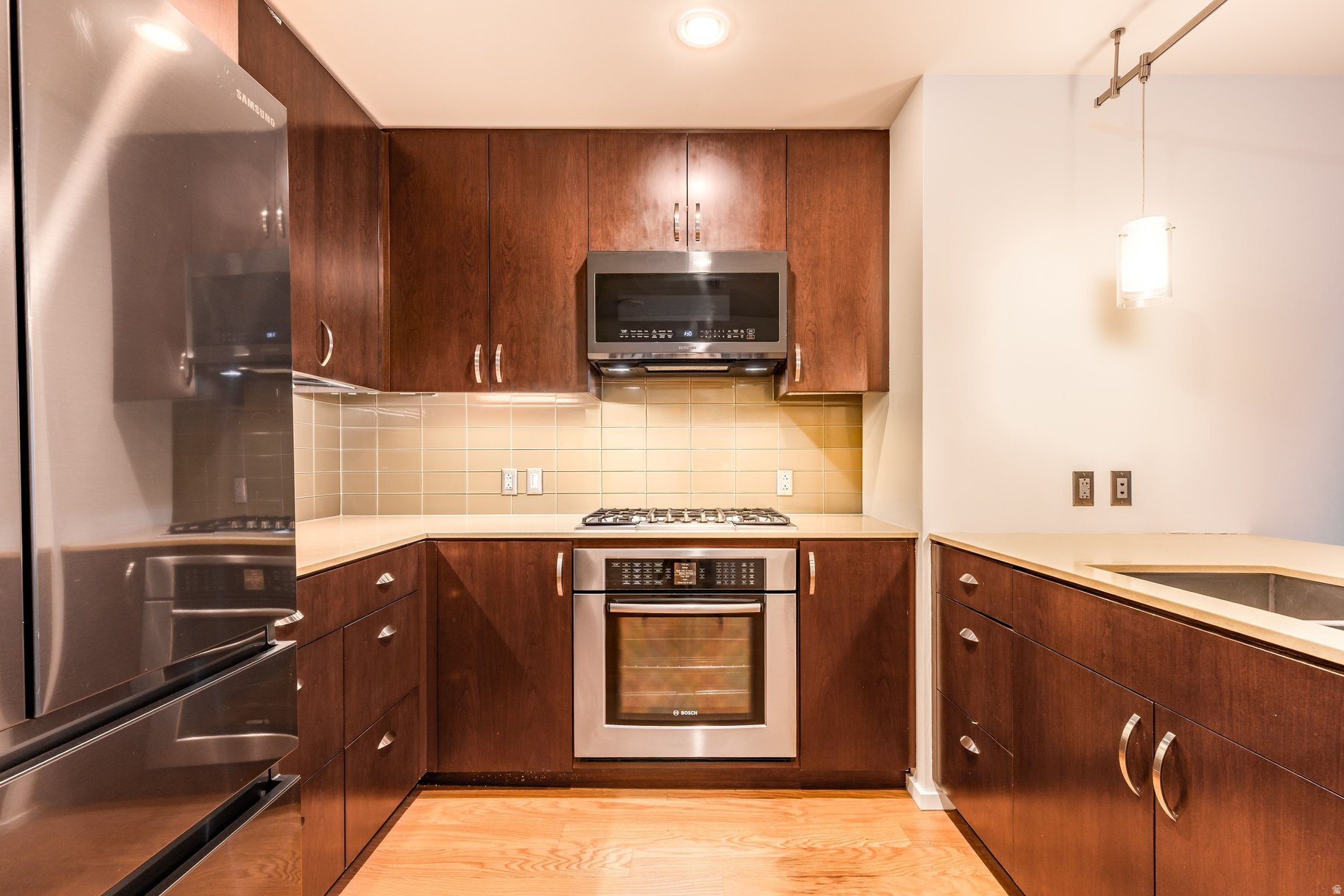 THE REGENT - Residential