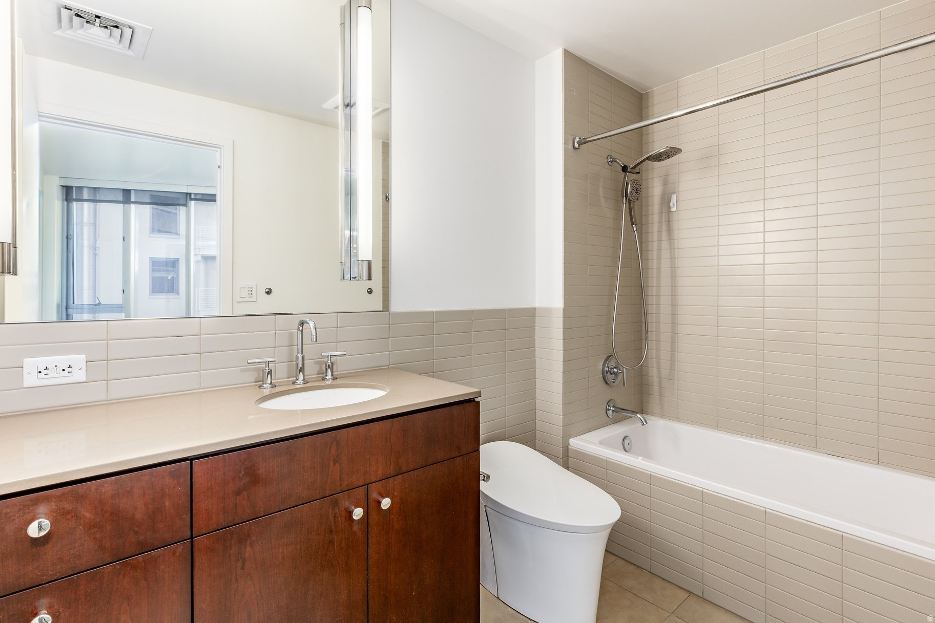 THE REGENT - Residential