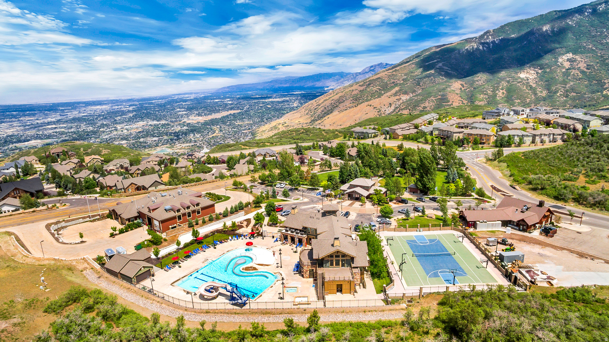 MAPLE HOLLOW - SUNCREST - Residential