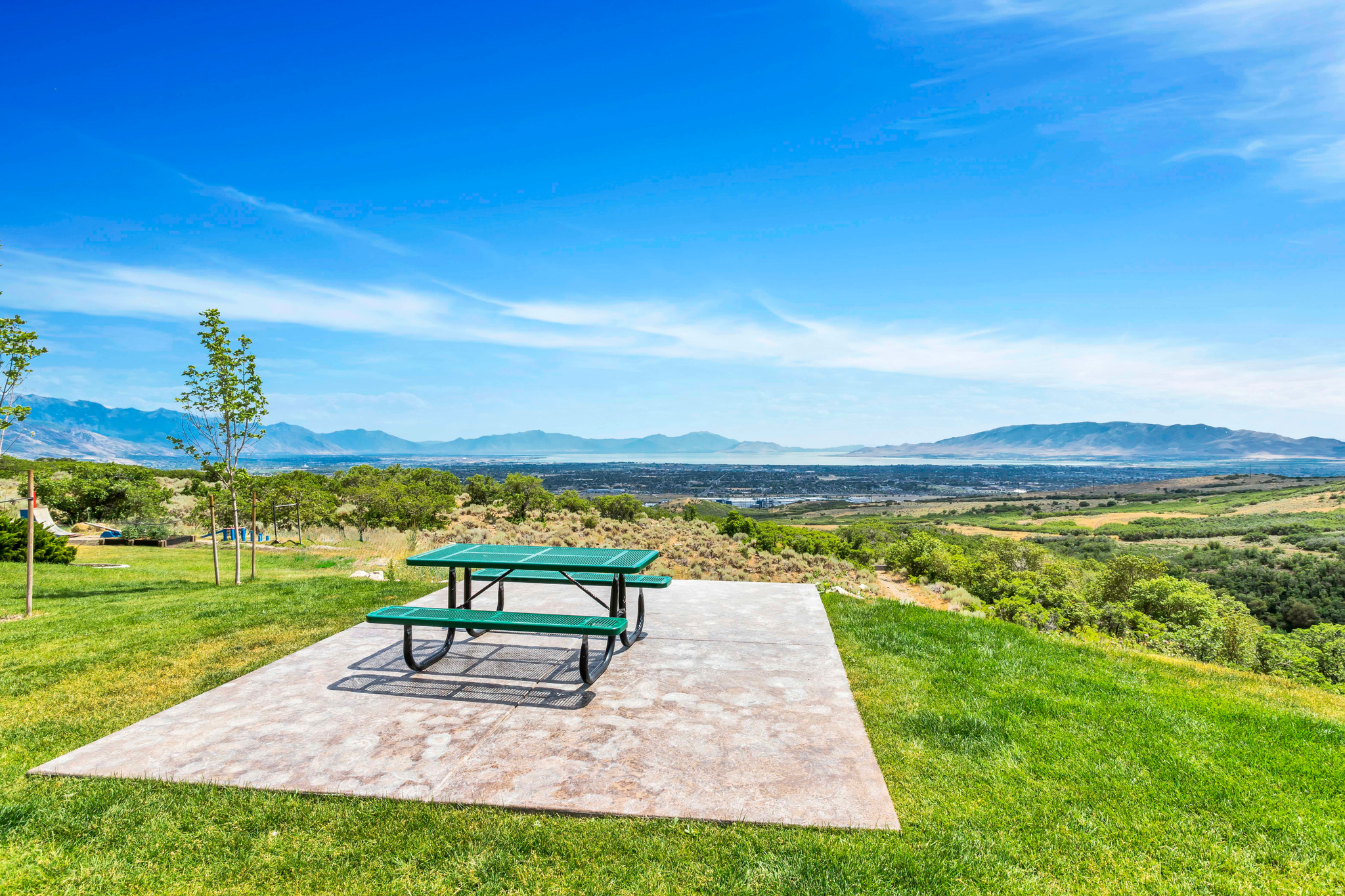 MAPLE HOLLOW - SUNCREST - Residential