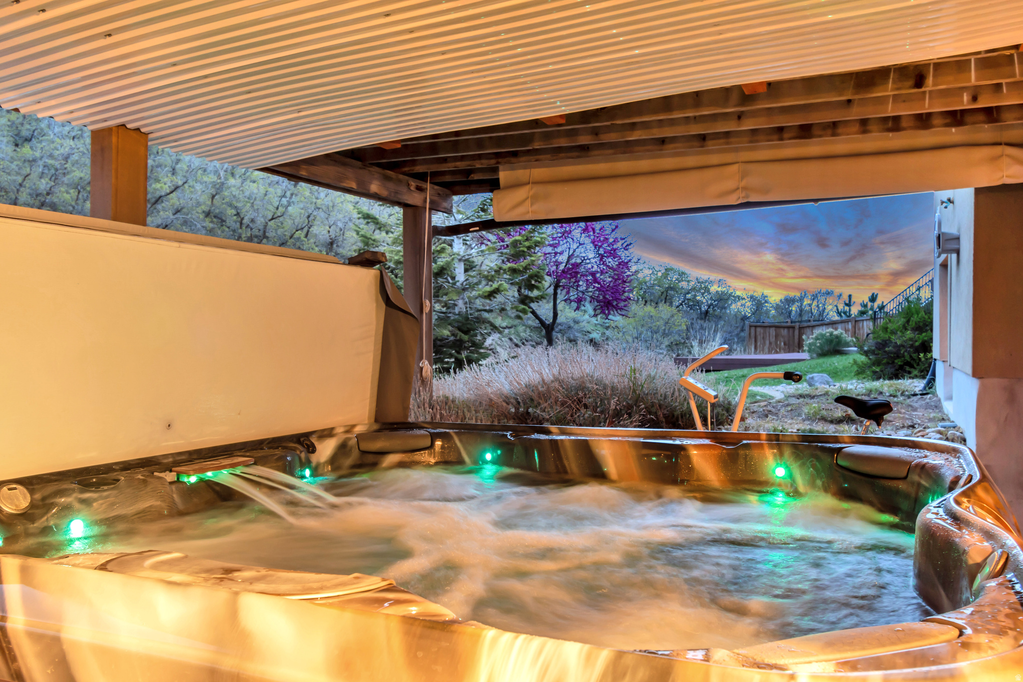 MAPLE HOLLOW - SUNCREST - Residential