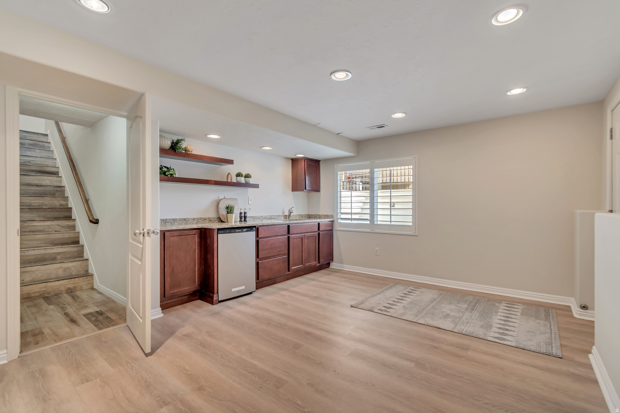 MAPLE HOLLOW - SUNCREST - Residential