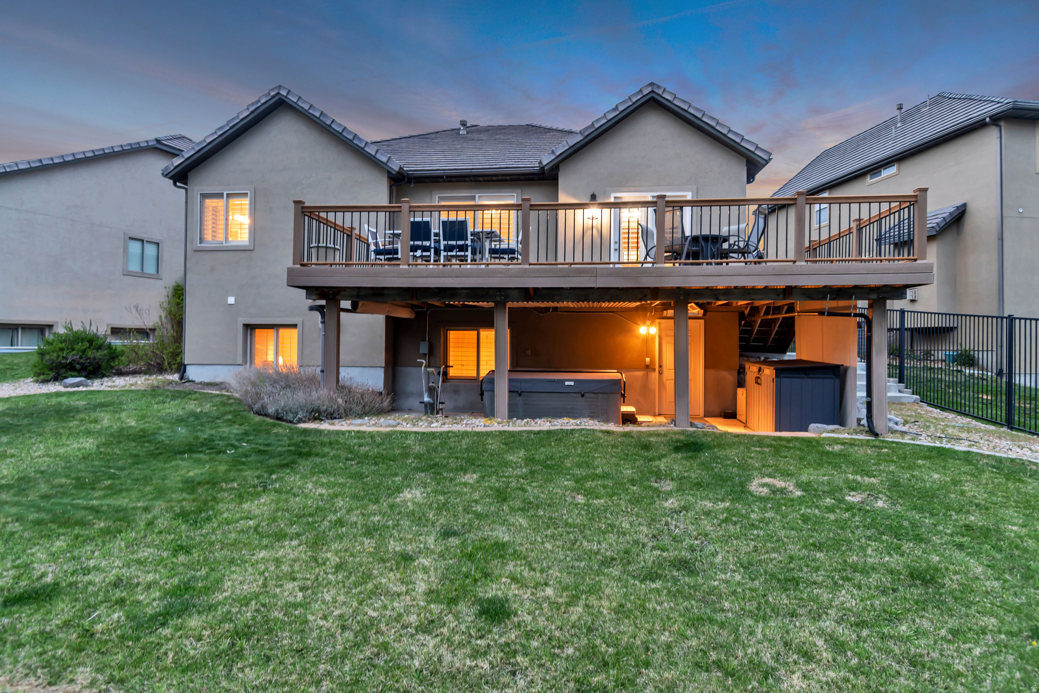 MAPLE HOLLOW - SUNCREST - Residential