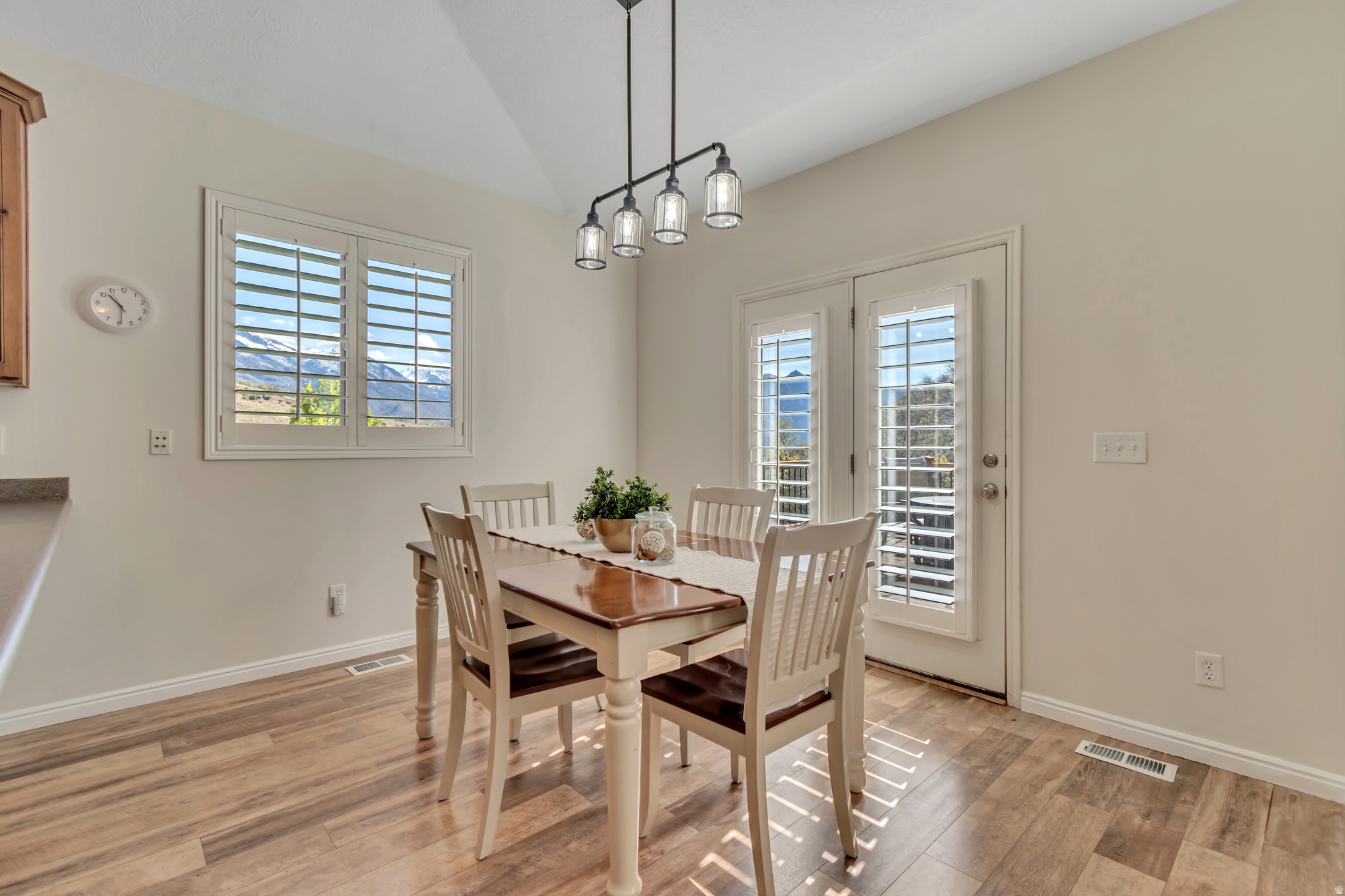 MAPLE HOLLOW - SUNCREST - Residential