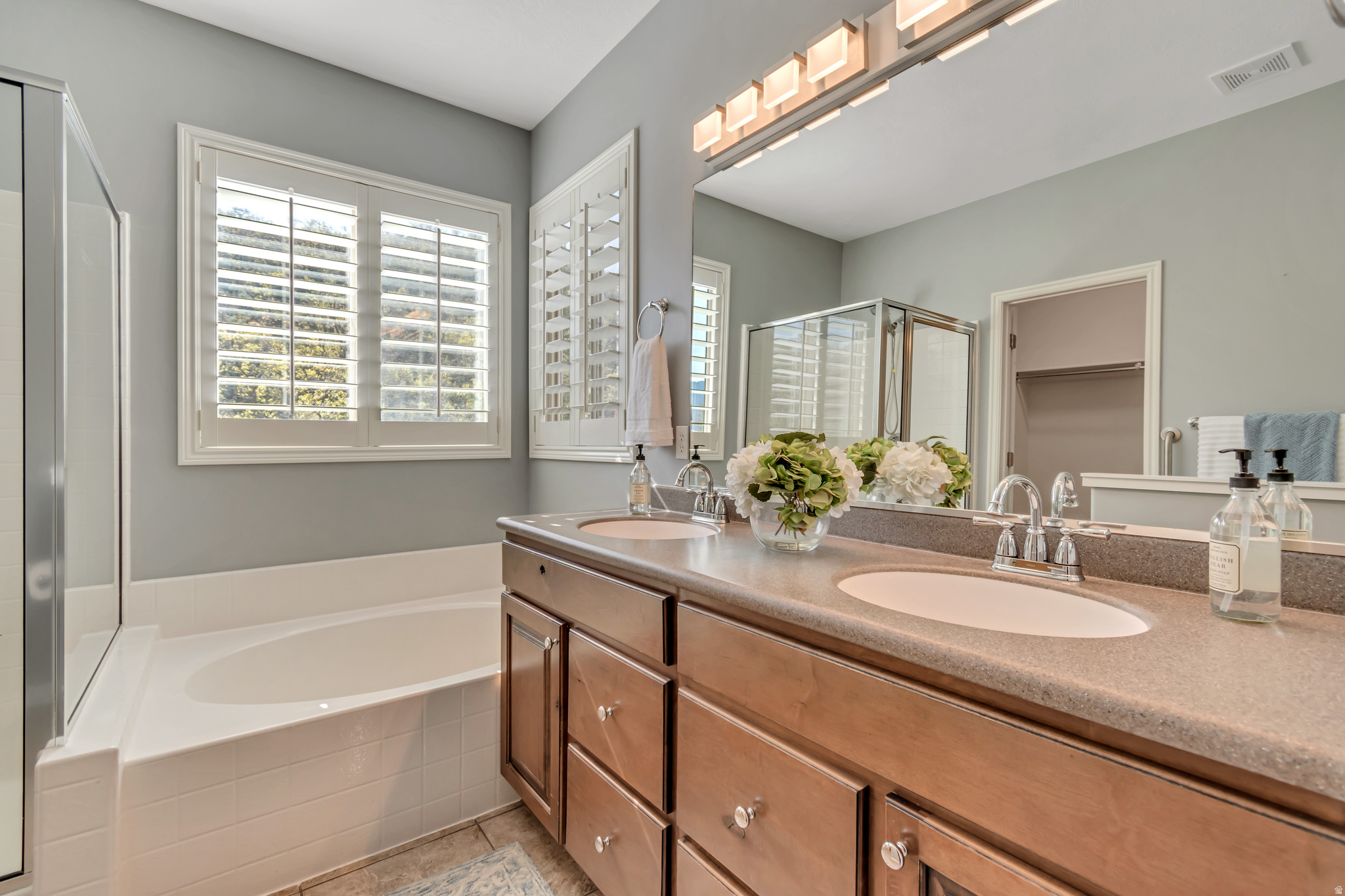 MAPLE HOLLOW - SUNCREST - Residential