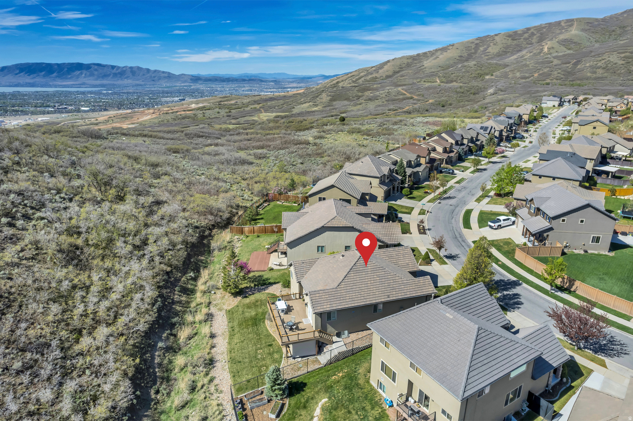MAPLE HOLLOW - SUNCREST - Residential