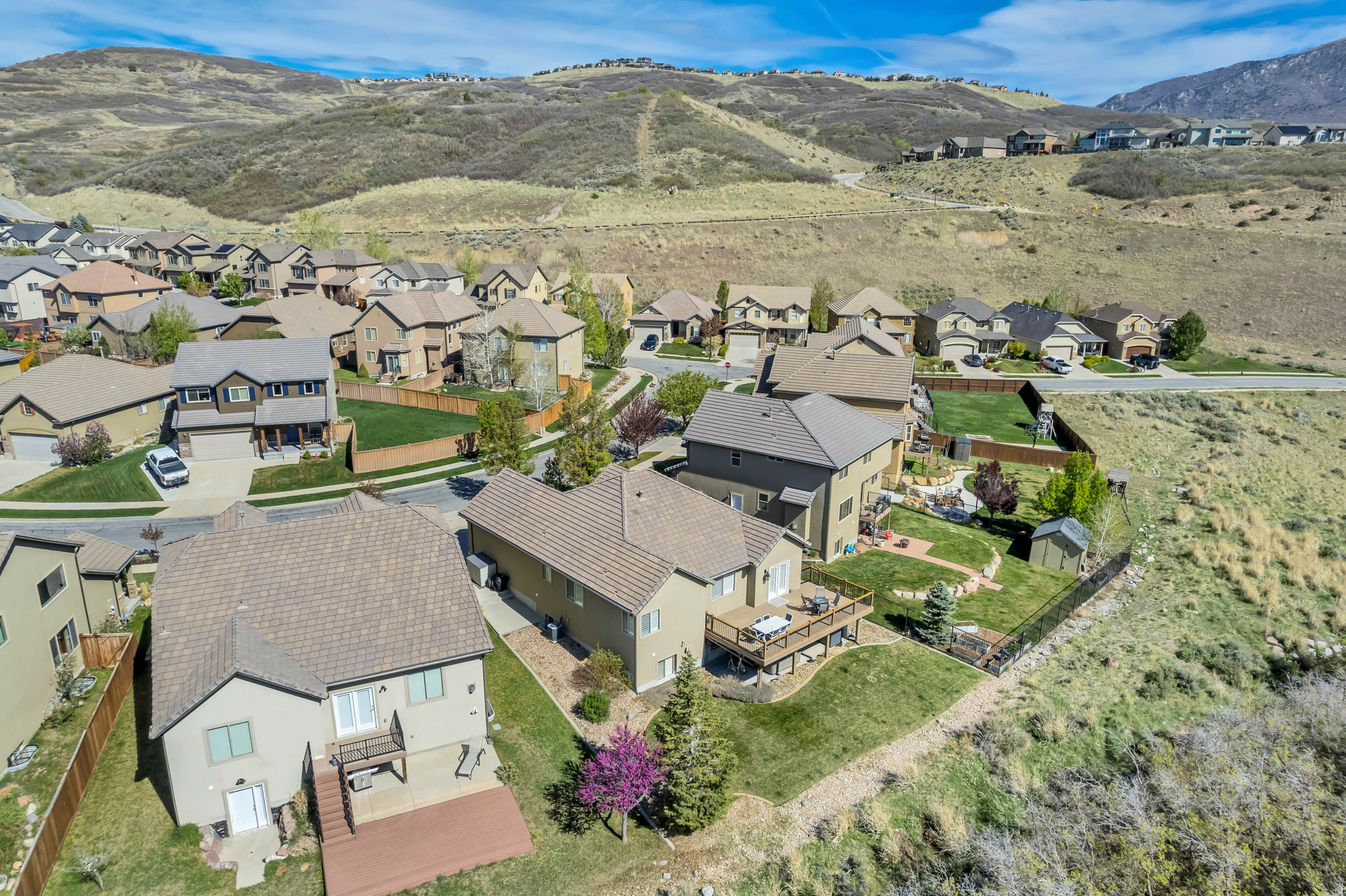 MAPLE HOLLOW - SUNCREST - Residential