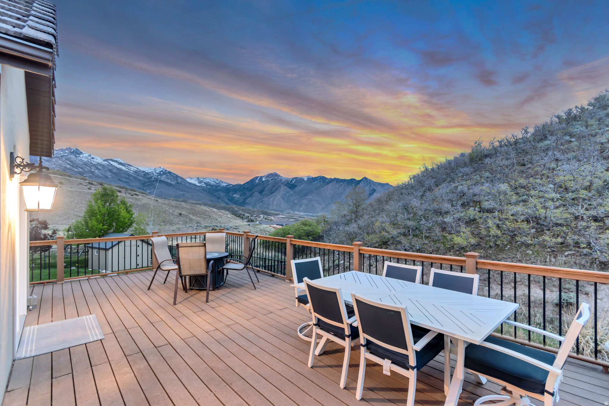 MAPLE HOLLOW - SUNCREST - Residential