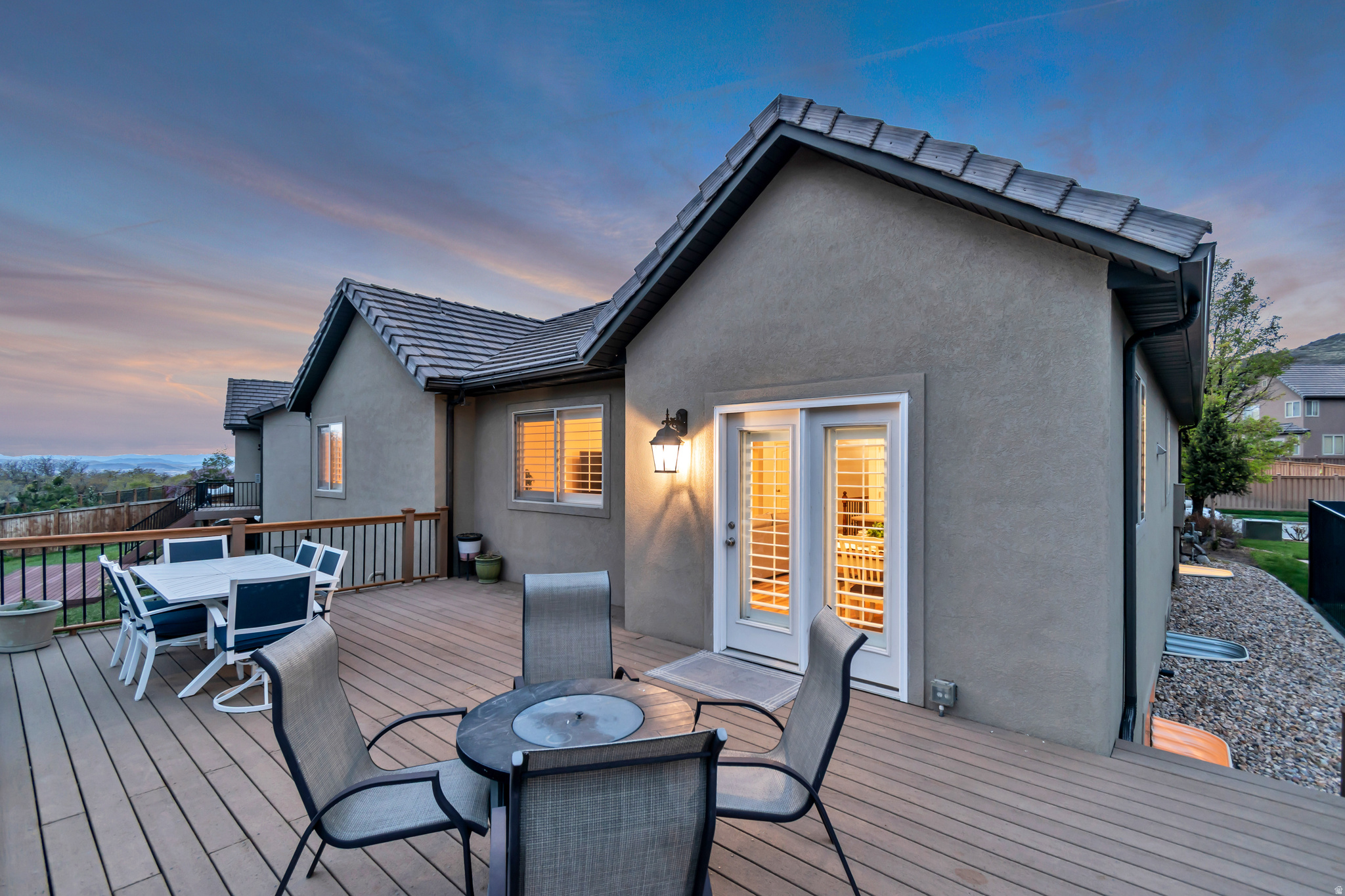 MAPLE HOLLOW - SUNCREST - Residential