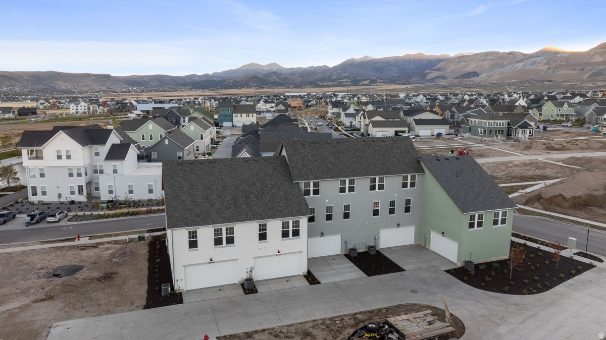 DAYBREAK - Residential