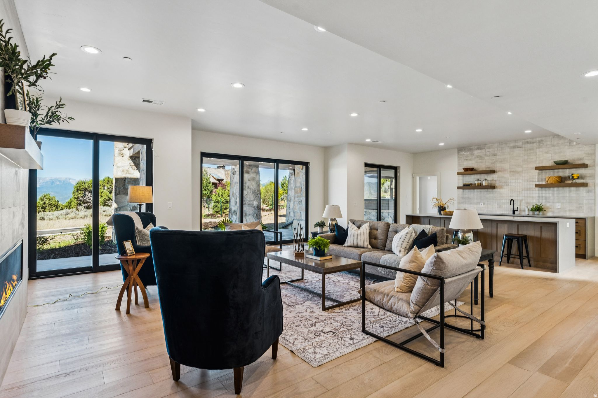 RED LEDGES - Residential