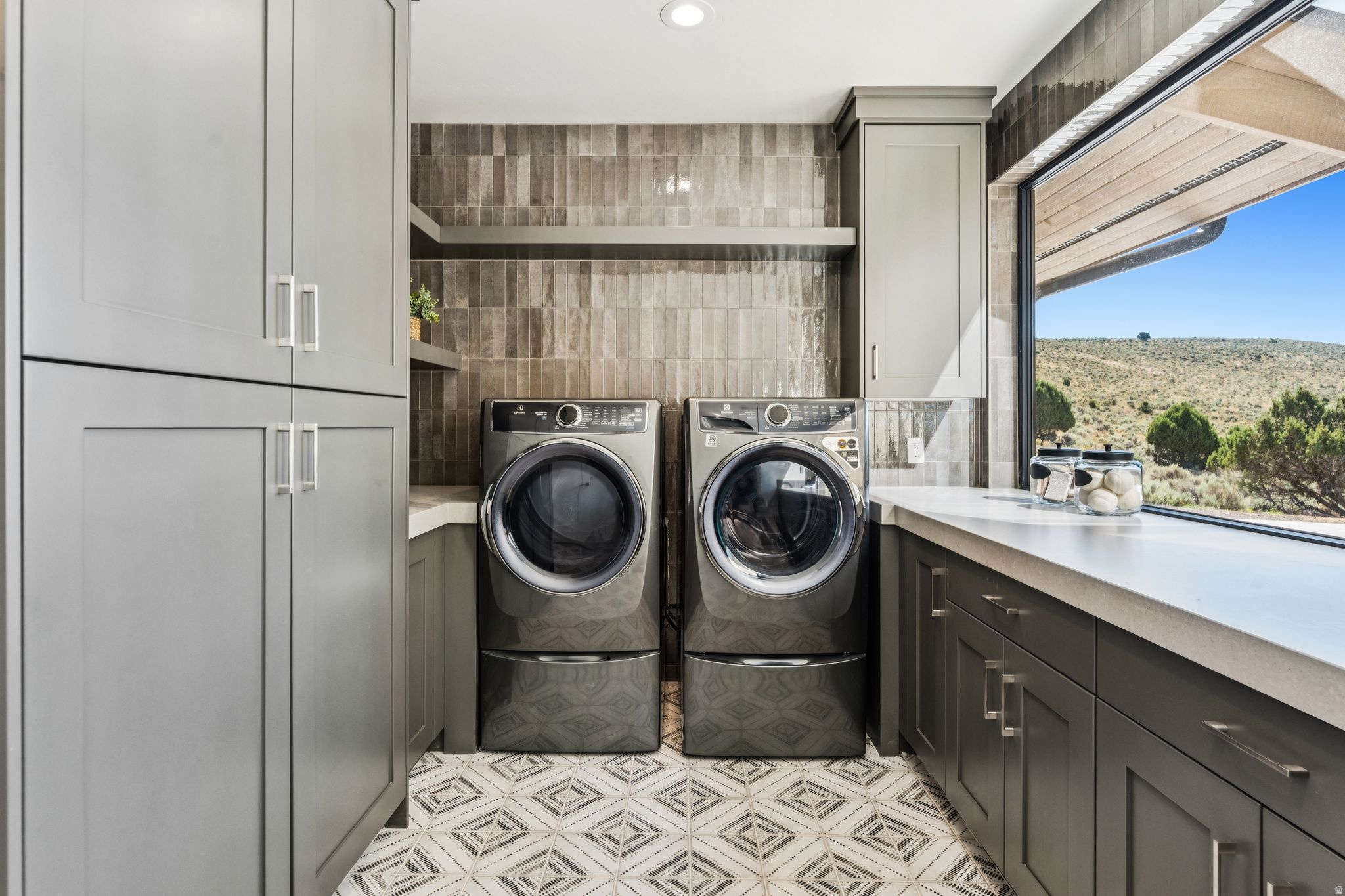 RED LEDGES - Residential