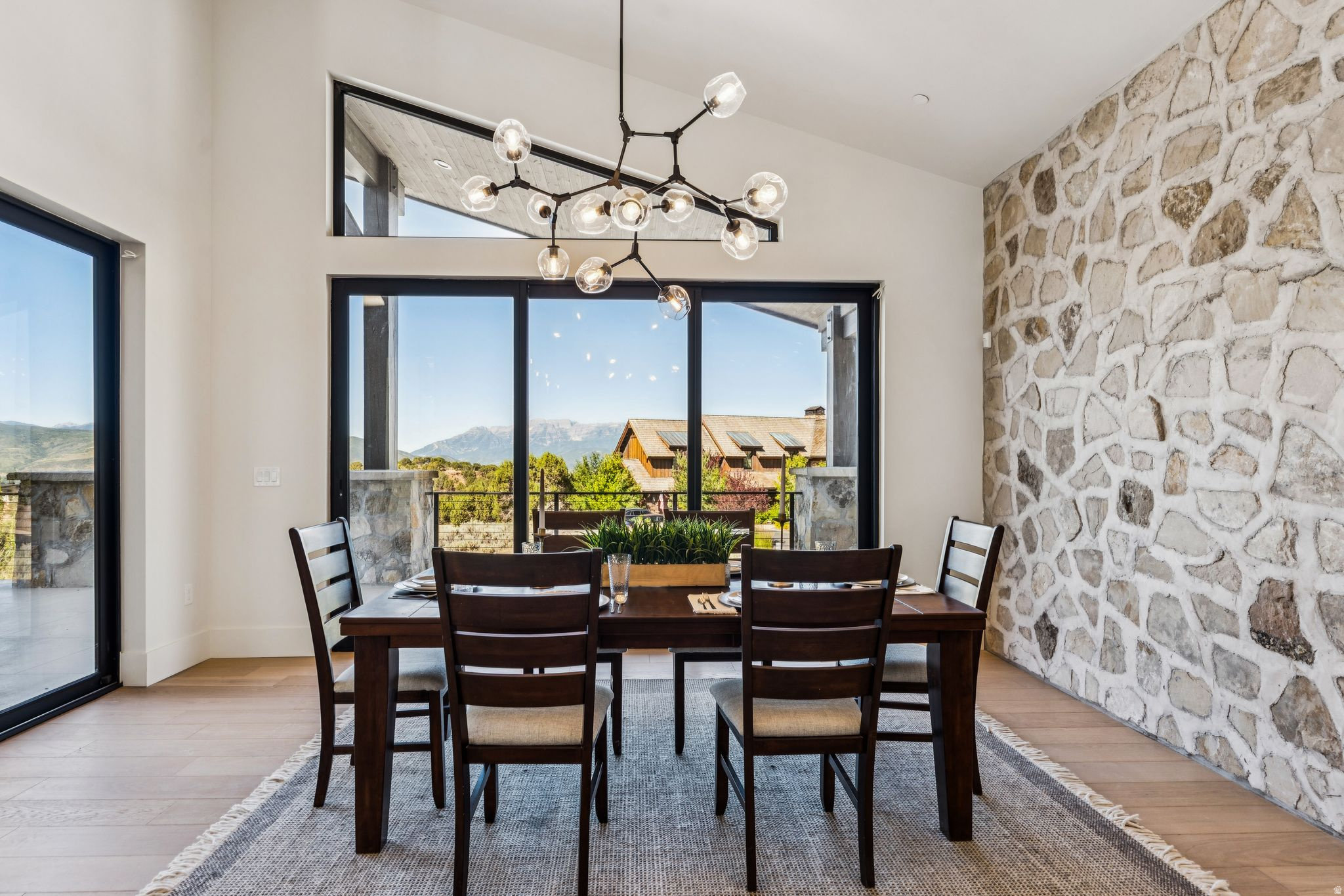 RED LEDGES - Residential