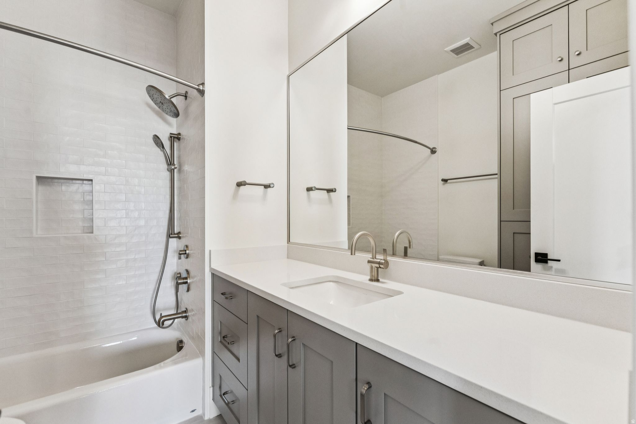 RED LEDGES - Residential