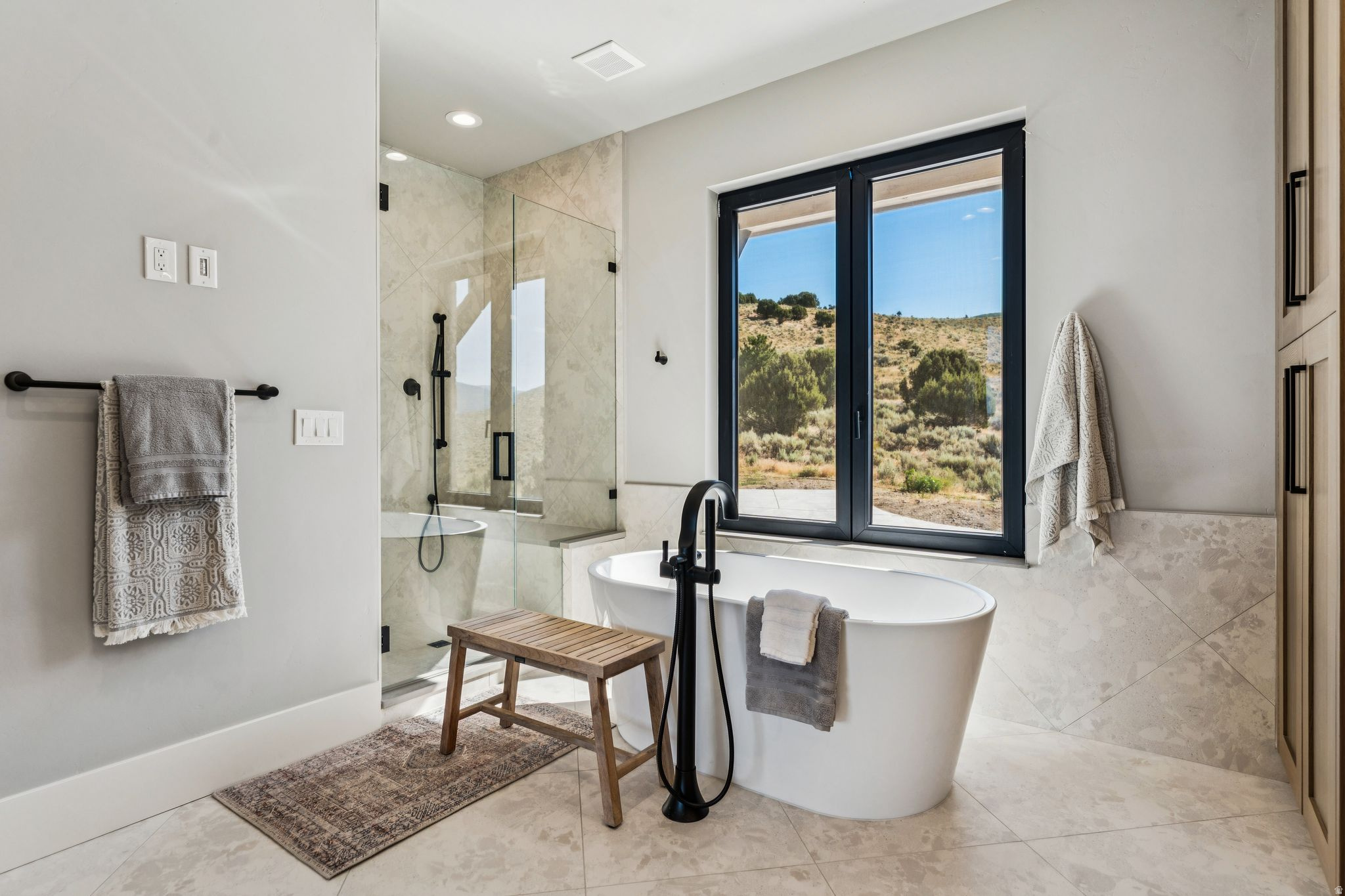 RED LEDGES - Residential