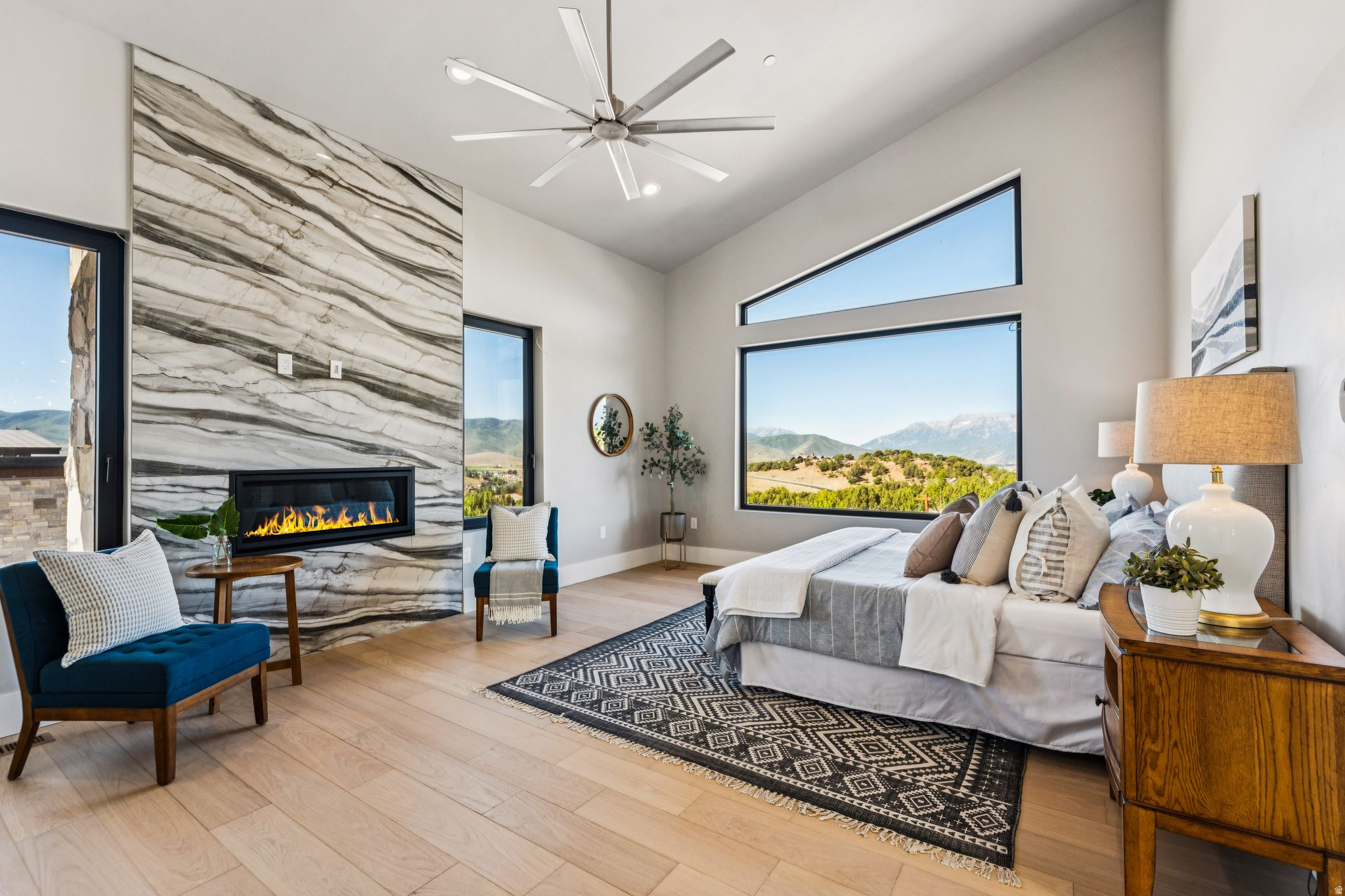 RED LEDGES - Residential