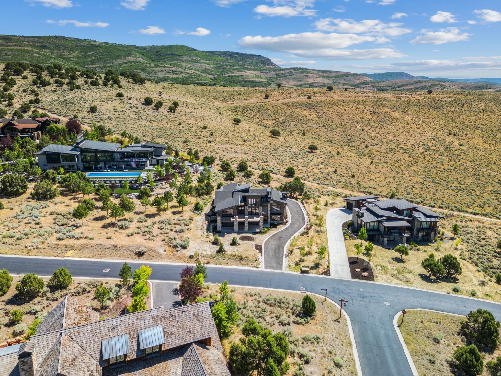 RED LEDGES - Residential