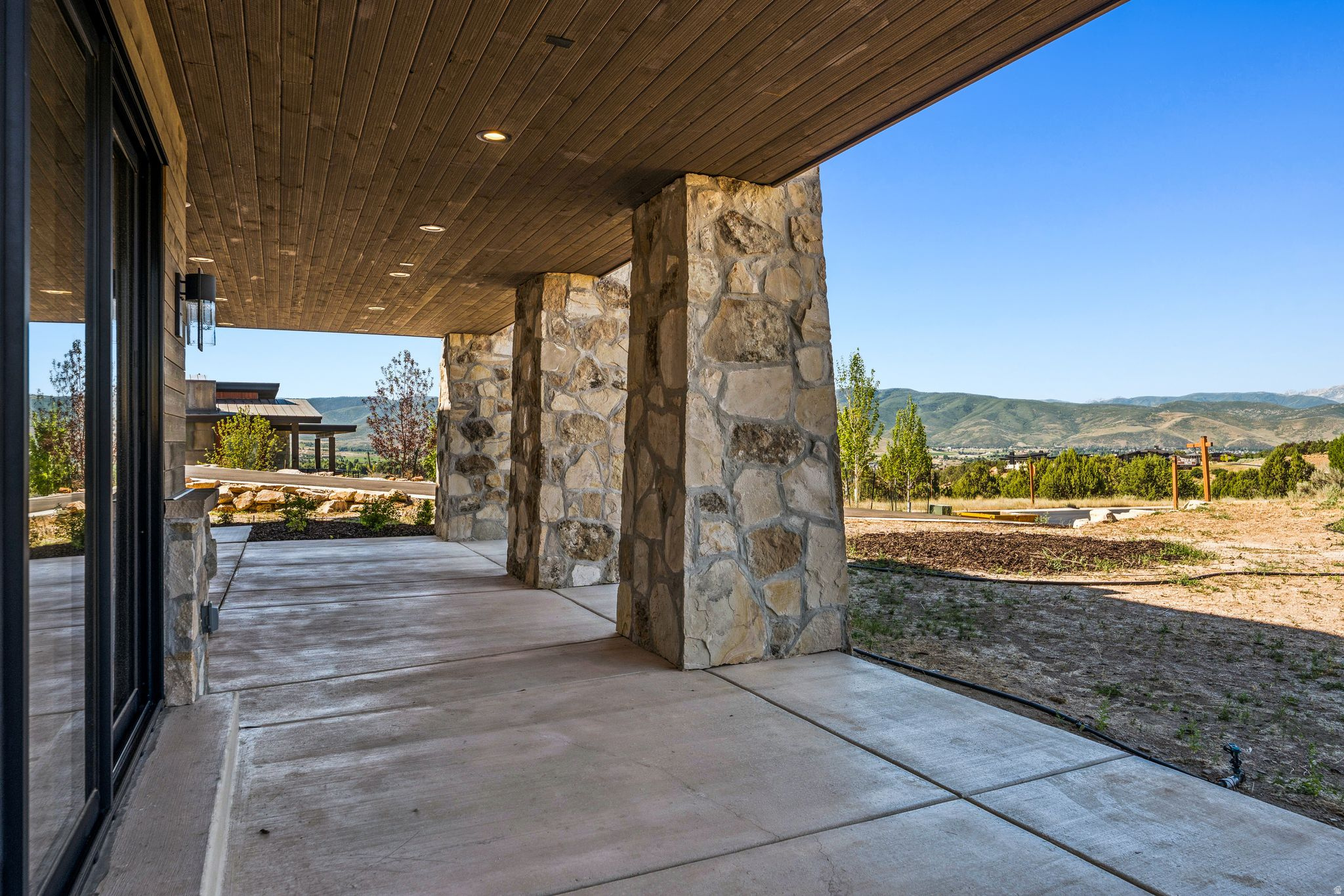 RED LEDGES - Residential