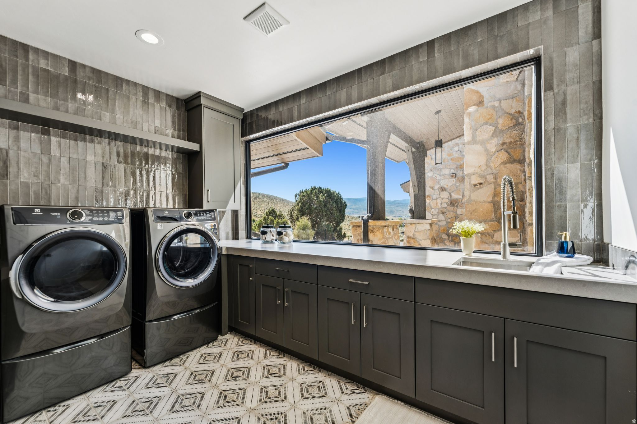 RED LEDGES - Residential