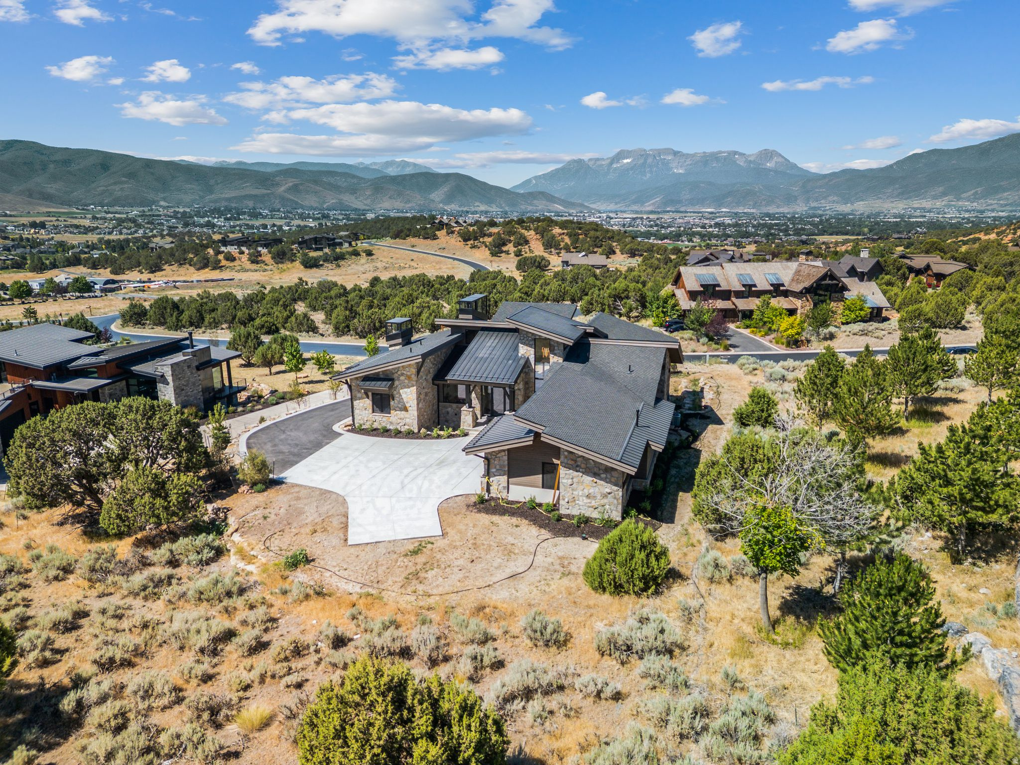 RED LEDGES - Residential
