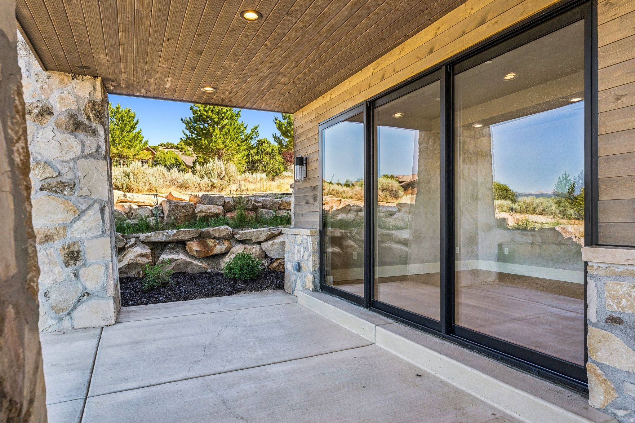 RED LEDGES - Residential