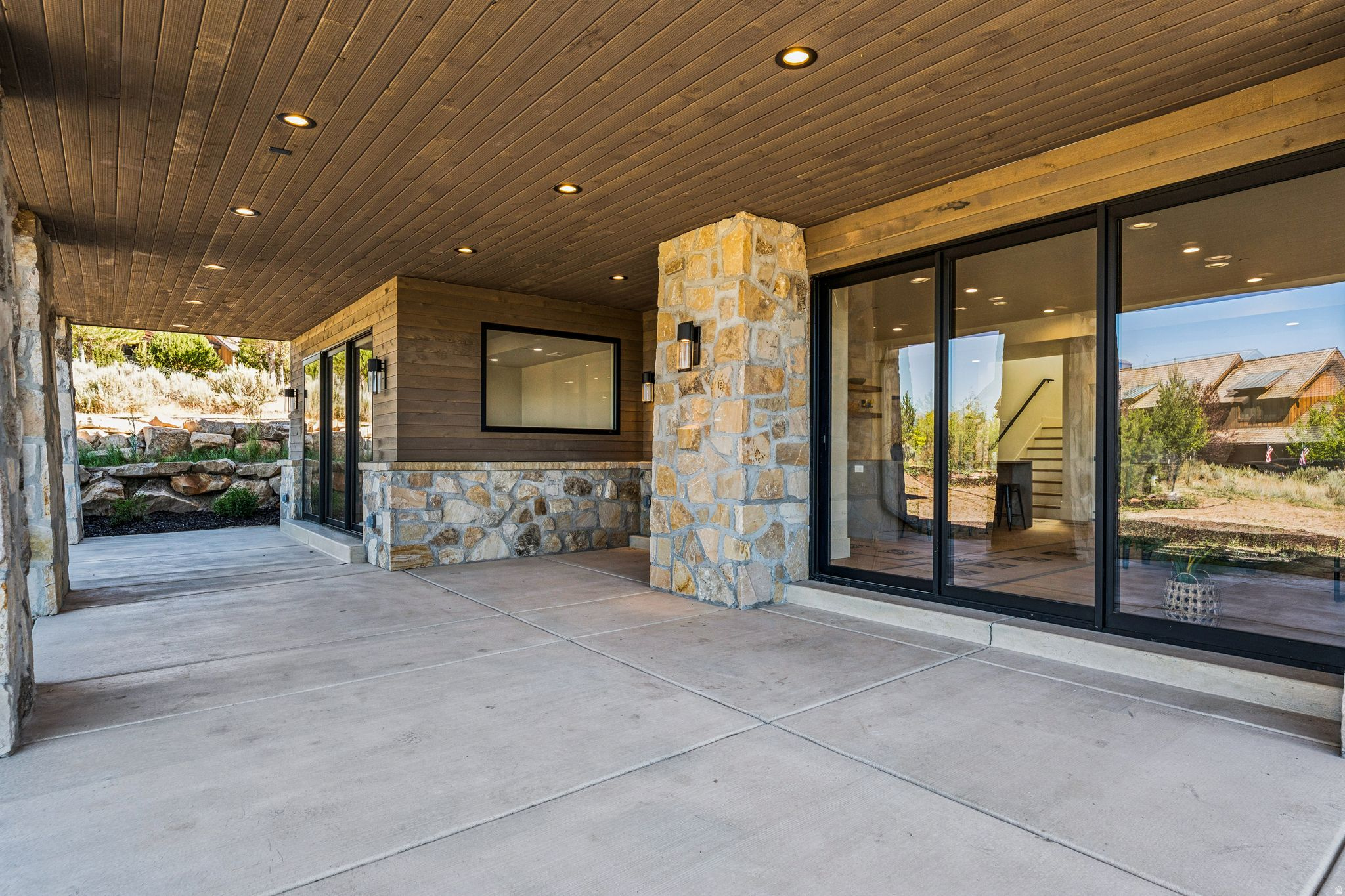 RED LEDGES - Residential