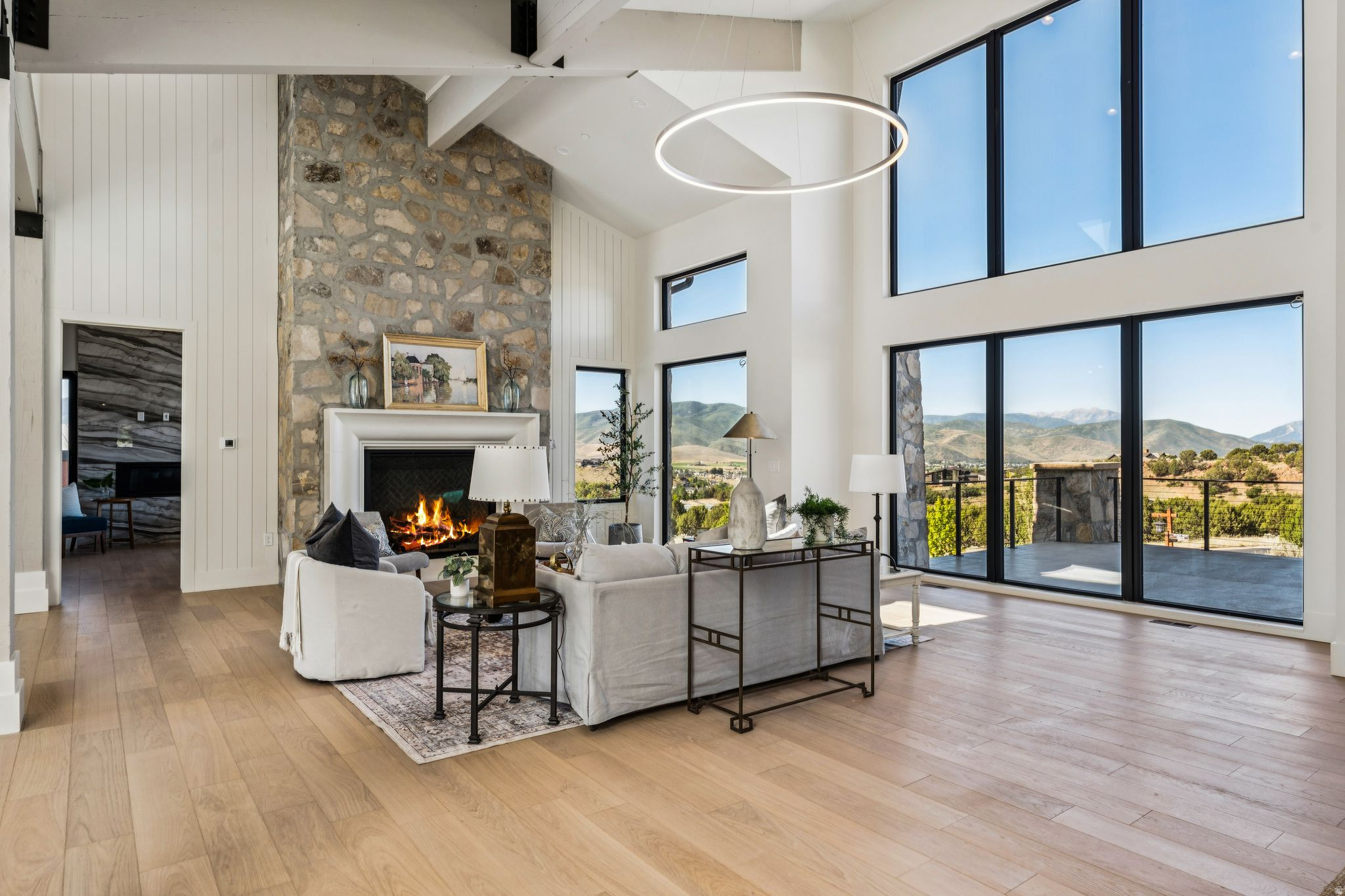 RED LEDGES - Residential