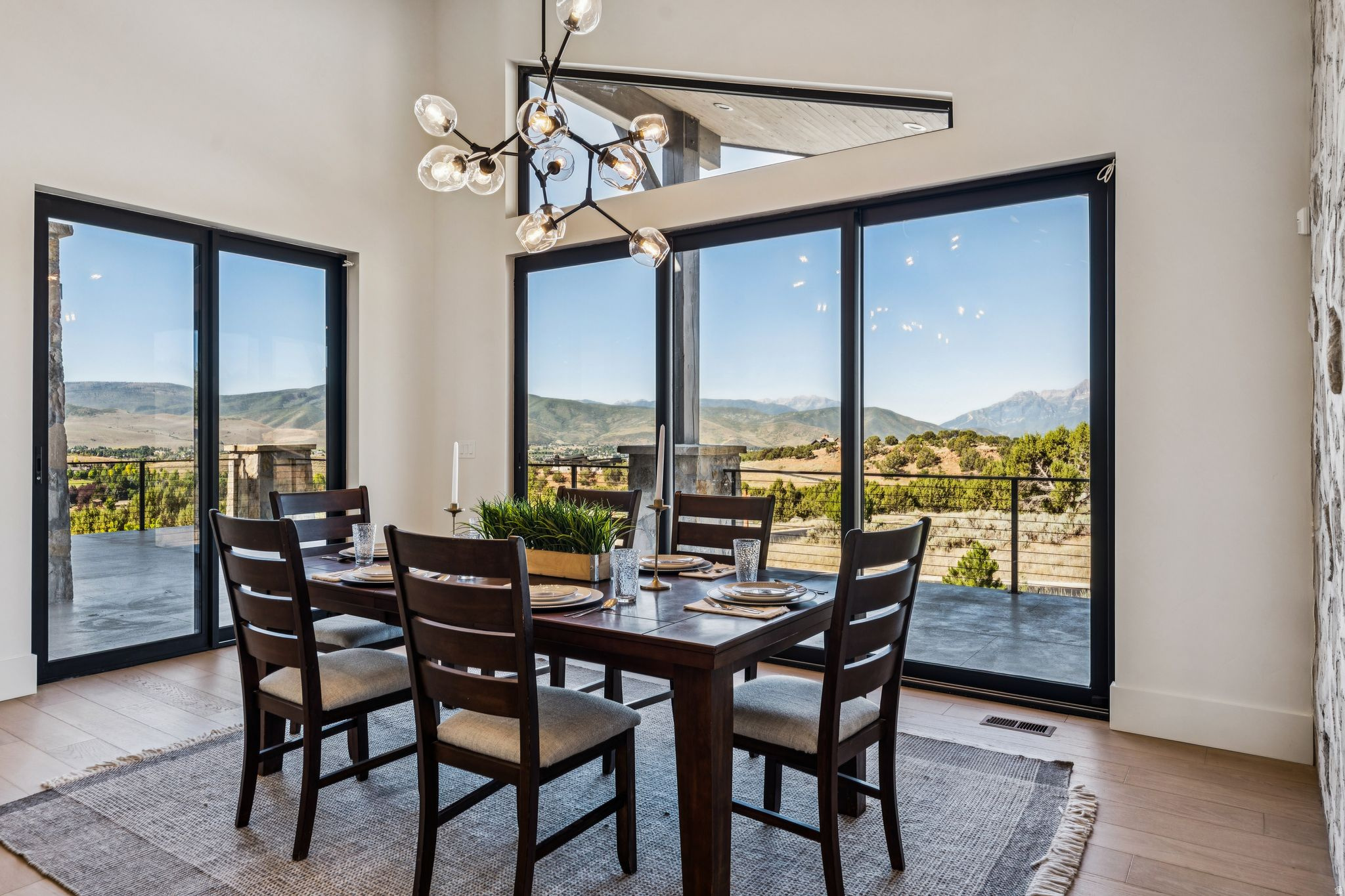 RED LEDGES - Residential