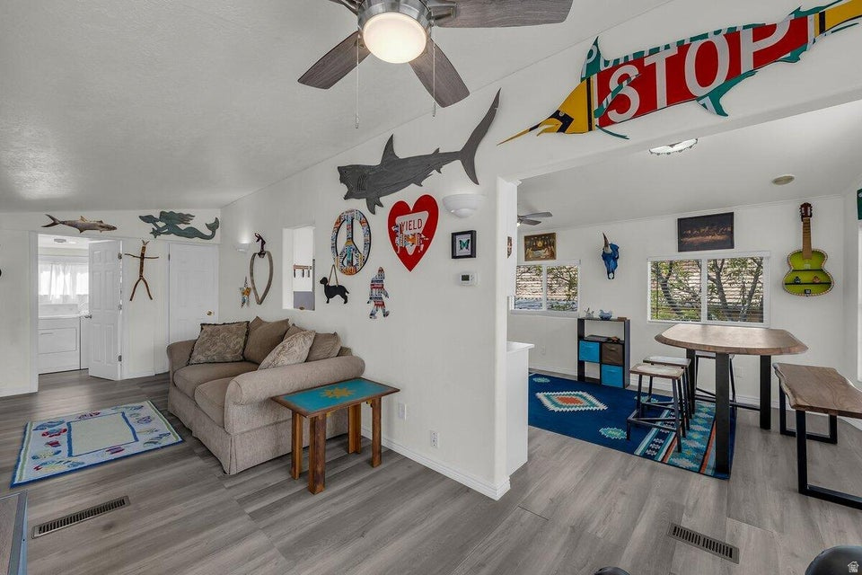 HARRISBURG LAKESIDE EST 2 - Residential