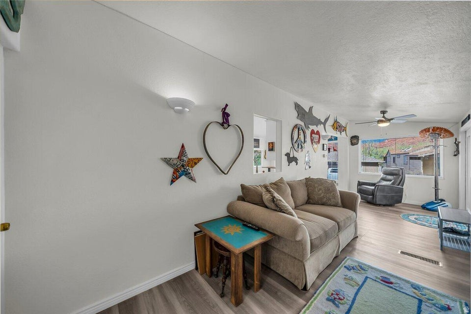 HARRISBURG LAKESIDE EST 2 - Residential