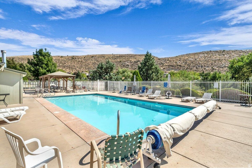 HARRISBURG LAKESIDE EST 2 - Residential