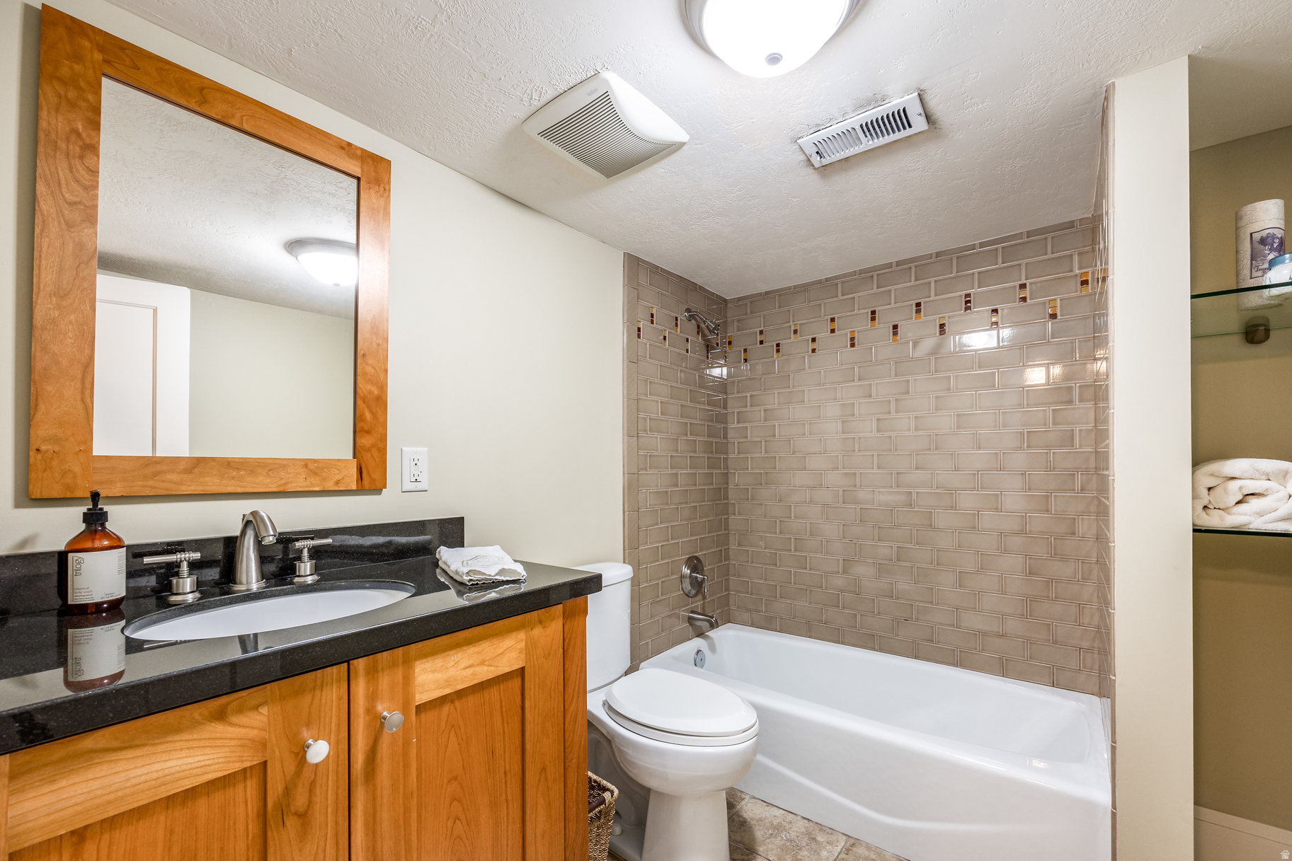 POPPERTON PLACE - Residential