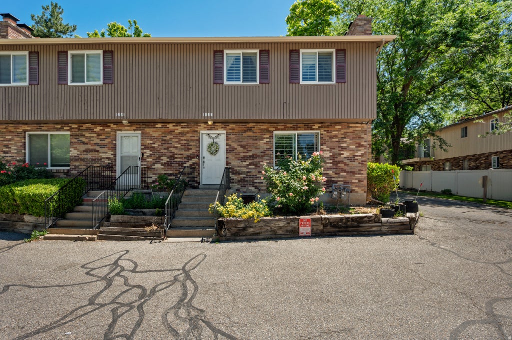 Photo of 1859 E 4650 S, Holladay, UT 84117 (MLS # 2166378)