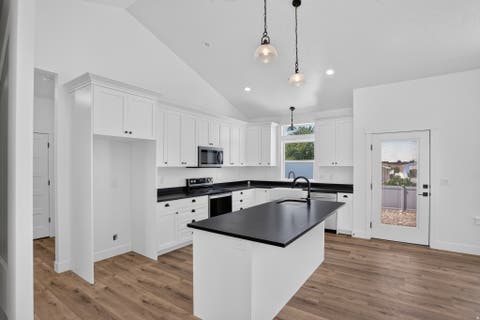 Tiny photo for 1257 N 1350 E, Mapleton, UT 84664 (MLS # 2176551)