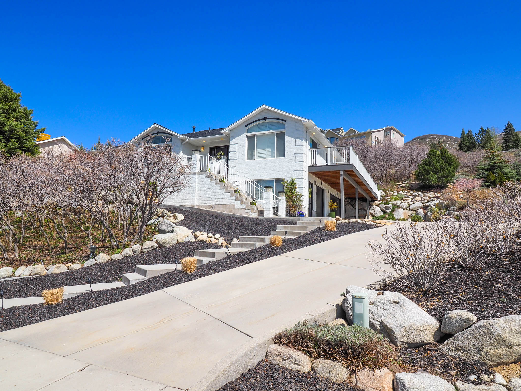 MAJESTIC CANYON - Residential