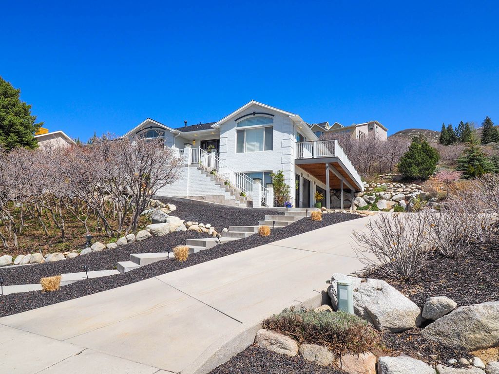 Photo of 10193 S MAJESTIC CANYON RD, Sandy, UT 84092 (MLS # 2156417)